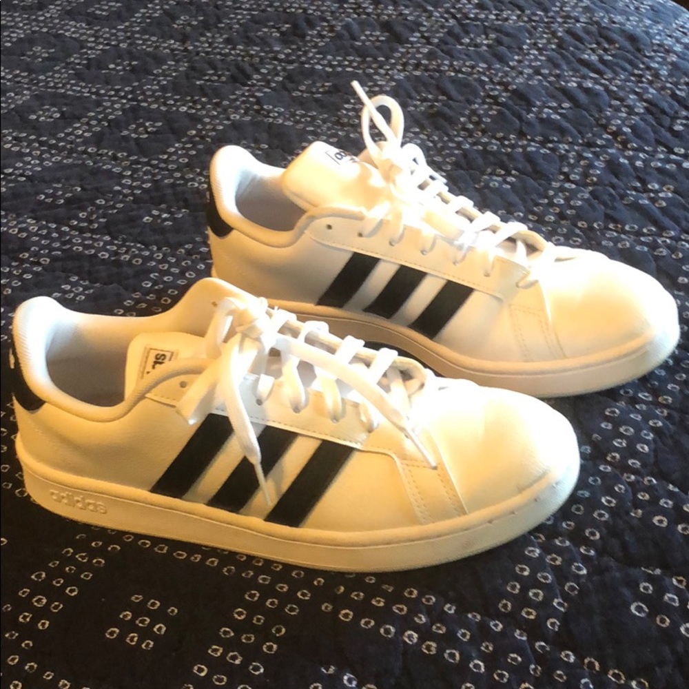 Adidas EUC sneakers size 10.